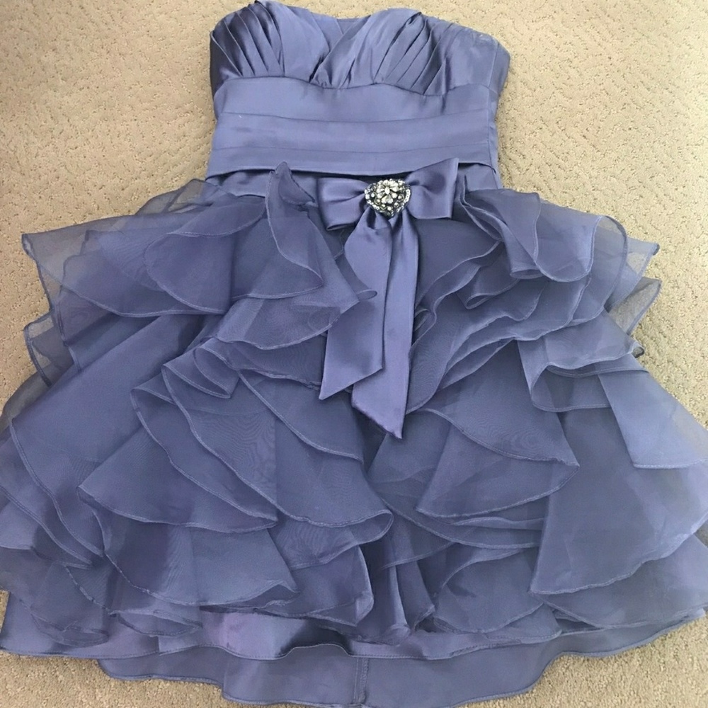 Prom dress - Picture 1 of 3